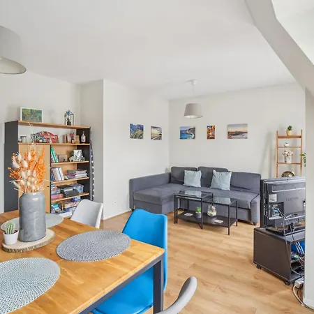 La Defense 2 With Balcony Apartment *